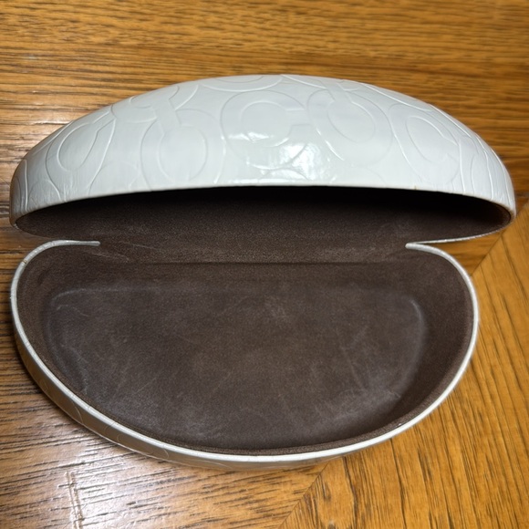 COACH TORTOISE MADELINE HANG TAG SUNGLASSES WITH HARDSHELL CASE - Picture 12 of 16